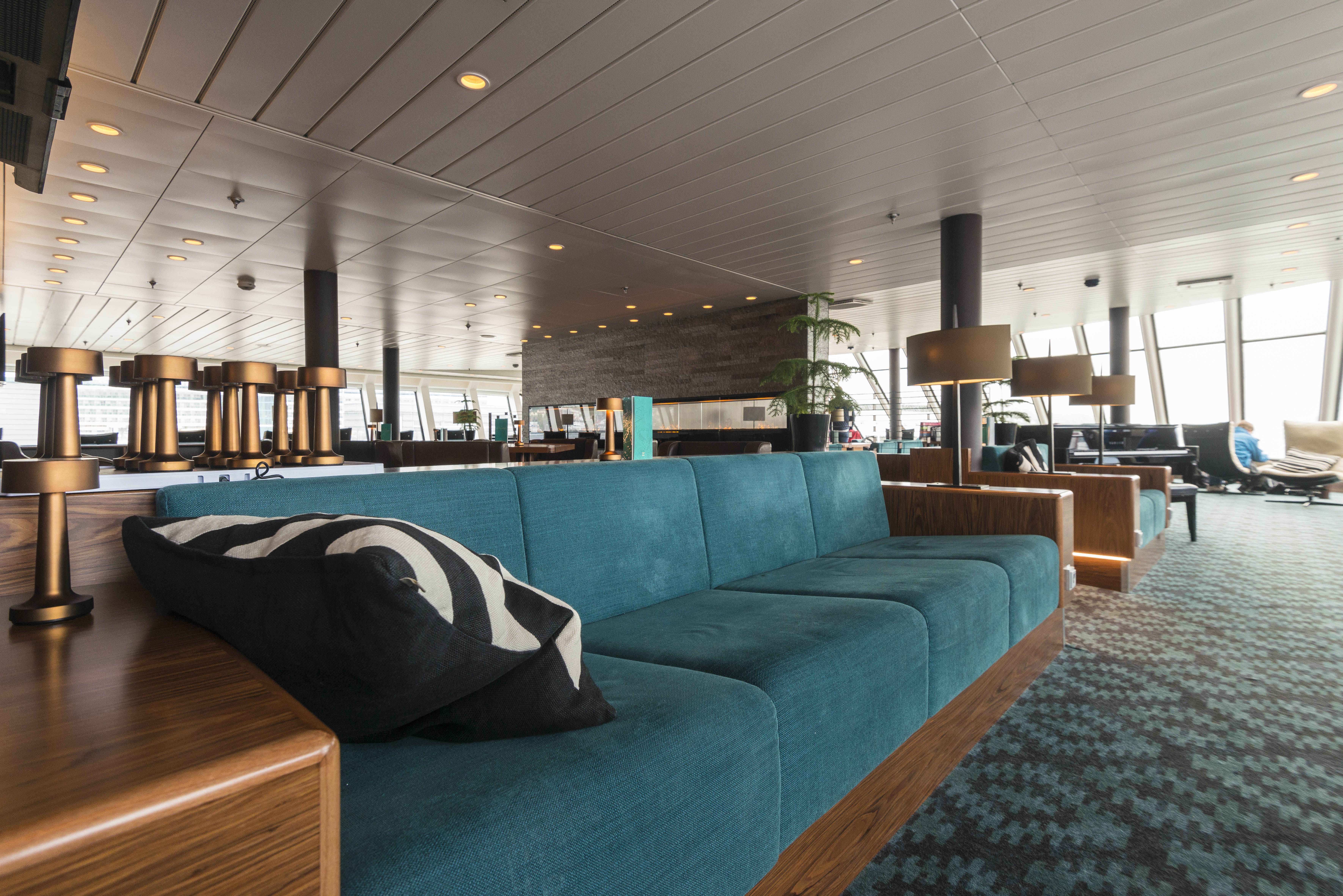 MS Polarlys - Explorer Lounge & Bar